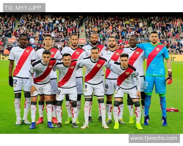 足球明星合照高清大集合展现球场魅力与友谊瞬间 足球明星合照高清大集合展现球场魅力与友谊瞬间