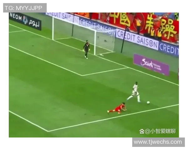 足球明星受伤现场视频曝光引发球迷热议与关注 足球明星受伤现场视频曝光引发球迷热议与关注