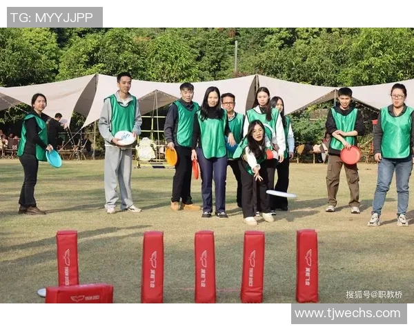 深圳飞盘队如何通过反击革新重塑竞技格局与团队精神 深圳飞盘队如何通过反击革新重塑竞技格局与团队精神