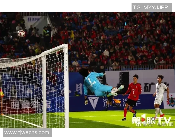 足球明星在赛季中狂轰18球展现超凡实力引发球迷热议