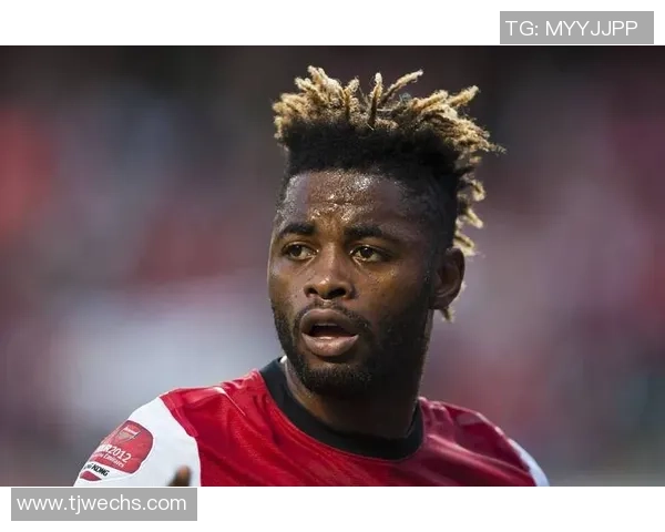 足球明星外号揭秘及其经典瞬间照片欣赏