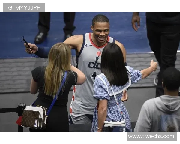 足球明星托蒂颜值分析他的魅力与风采如何影响球迷心目中的偶像形象