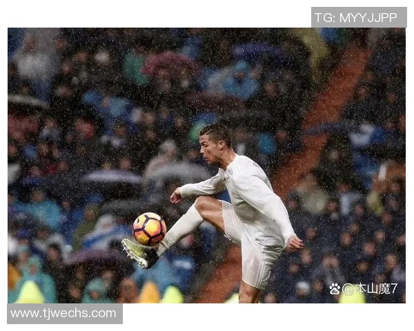 足球明星梅韦斯的传奇之路与辉煌成就全解析