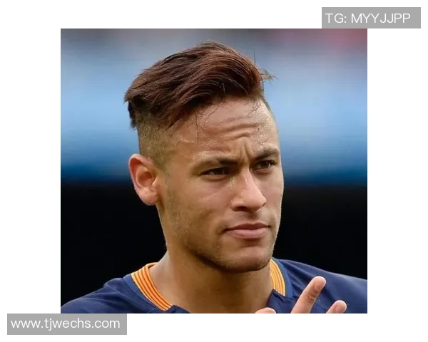 足球明星清爽发型男生图片展示时尚魅力与个性风格 足球明星清爽发型男生图片展示时尚魅力与个性风格