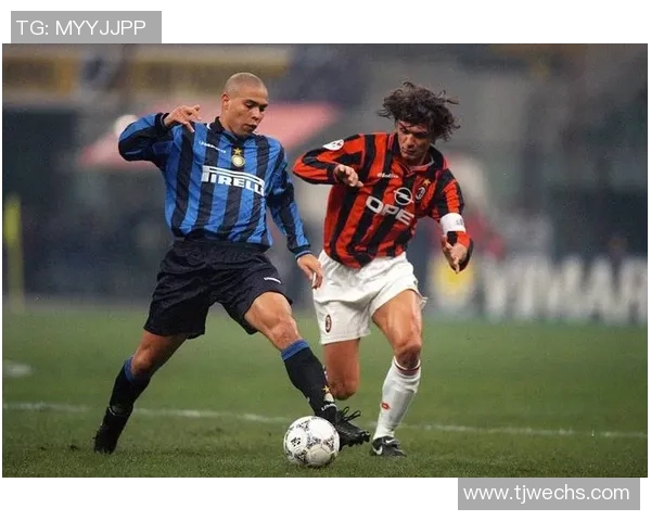 足球明星私下生活揭秘高清照片展现真实魅力与个性风采