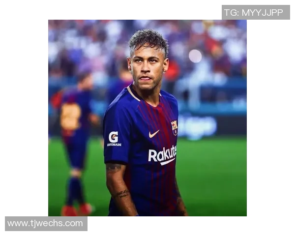 足球明星经典摇篮动作解析领略球场上的优雅与力量 足球明星经典摇篮动作解析领略球场上的优雅与力量