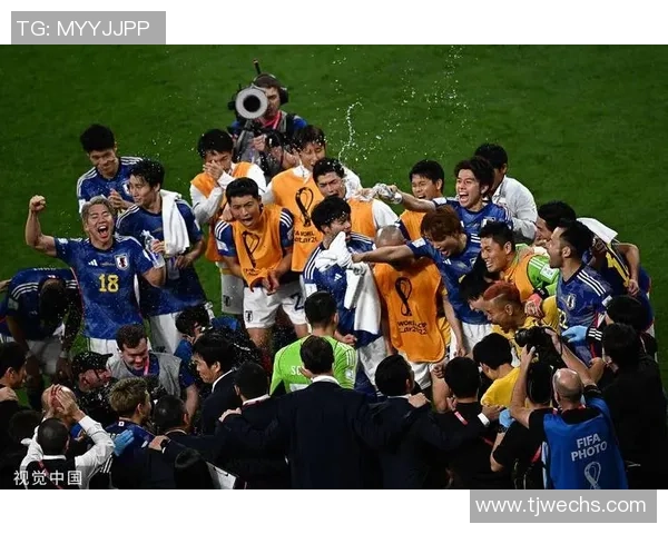 足球明星背后的艰辛与付出揭示了他们成功的秘密与努力的真谛 足球明星背后的艰辛与付出揭示了他们成功的秘密与努力的真谛